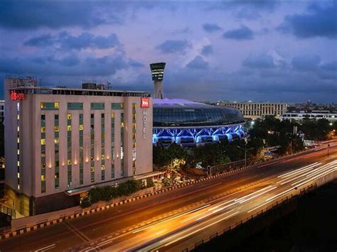GRAND VISTA HOTEL $101 ($̶1̶1̶7̶) .